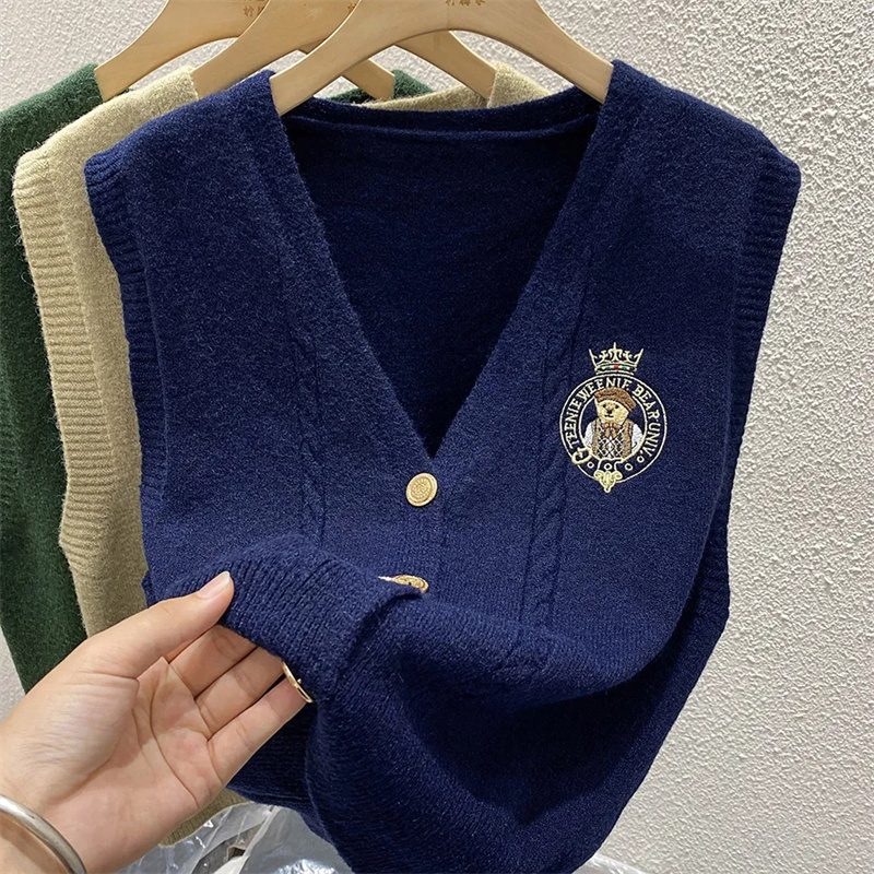 New Embroidered Bear Knitted L – Sewing Vest Bewertung und Preis